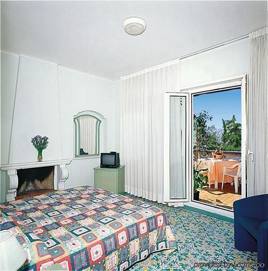 Hotel La Pergola Rome Room photo