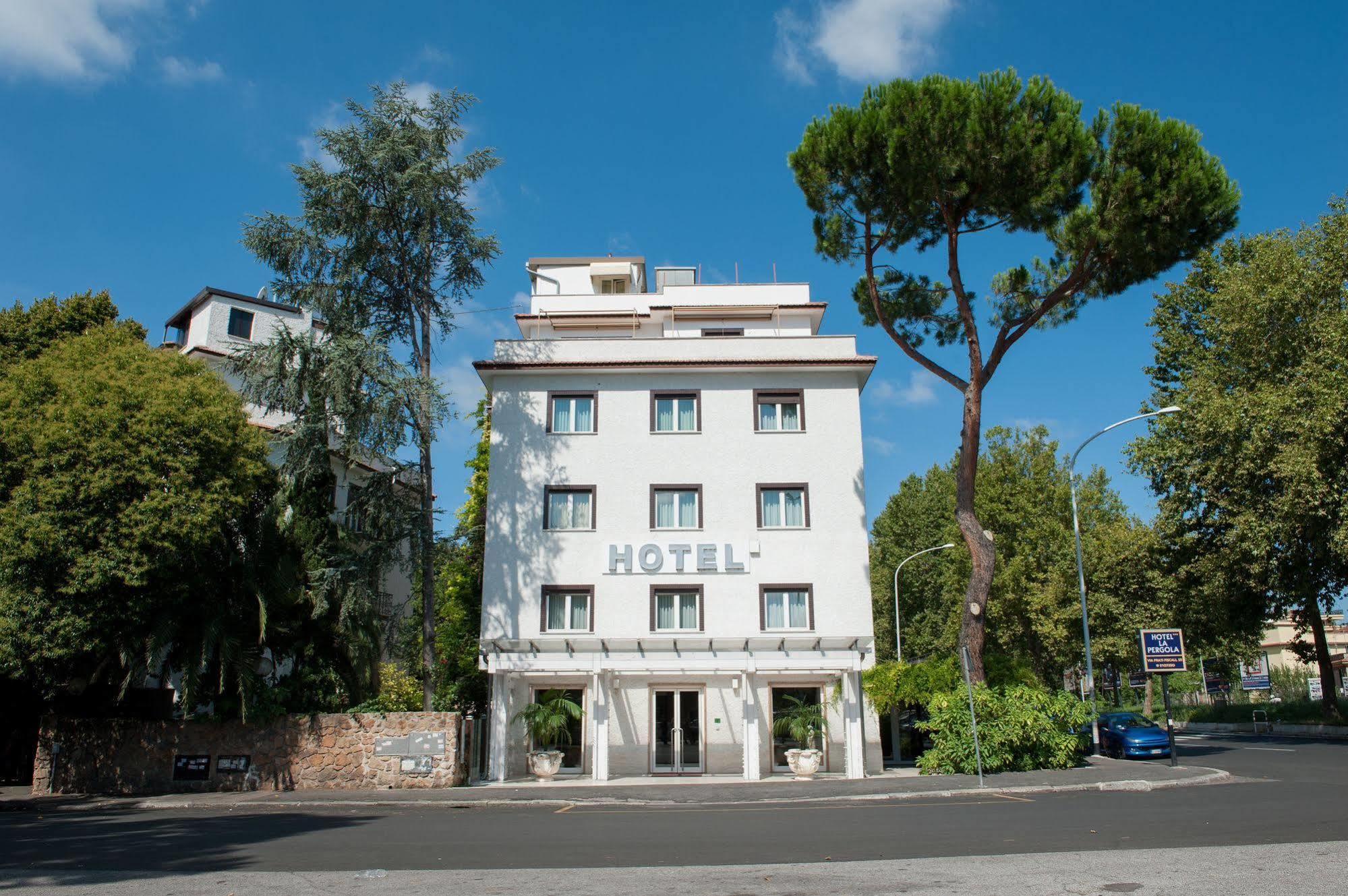 Hotel La Pergola Rome Exterior photo
