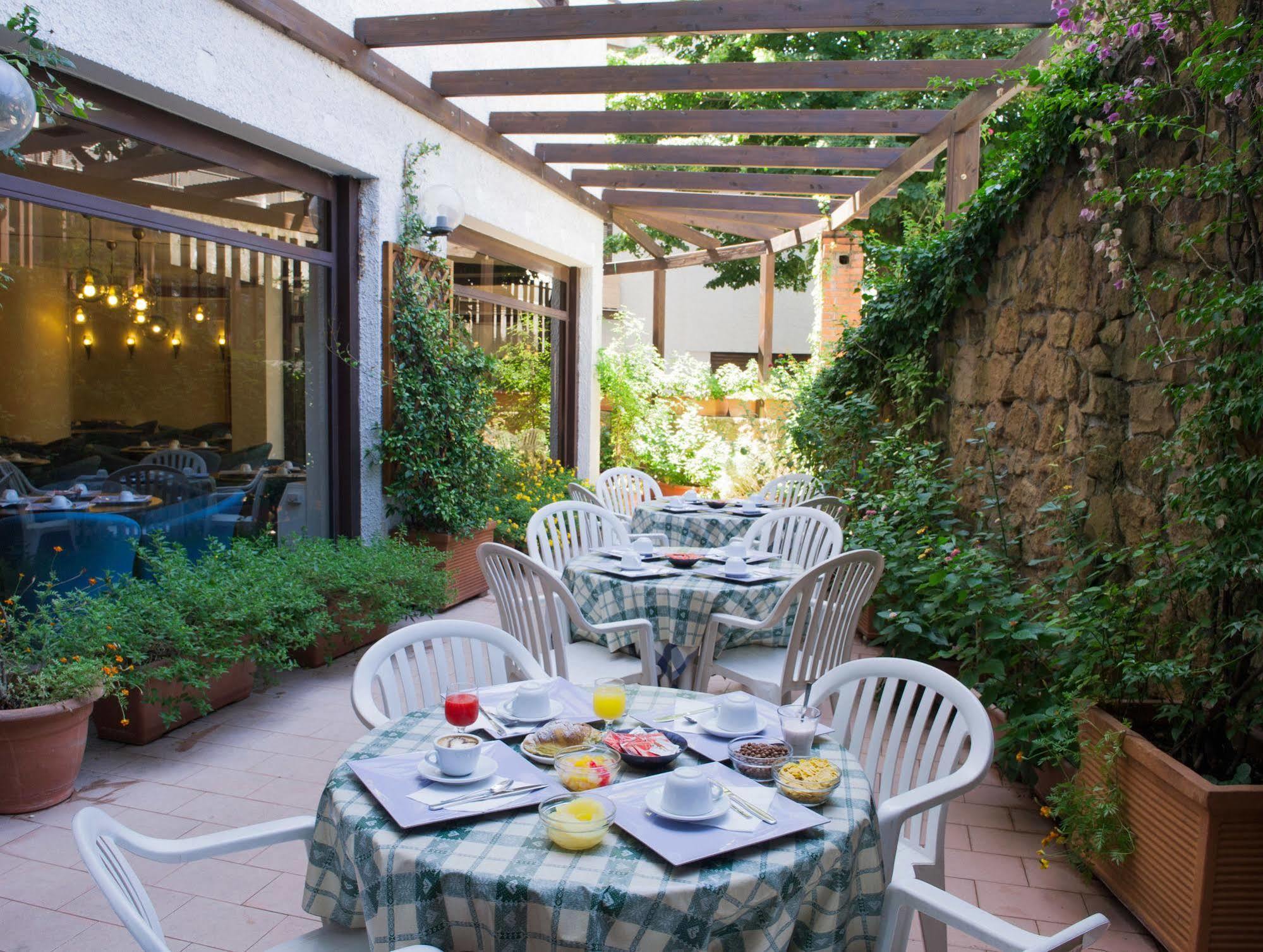 Hotel La Pergola Rome Exterior photo