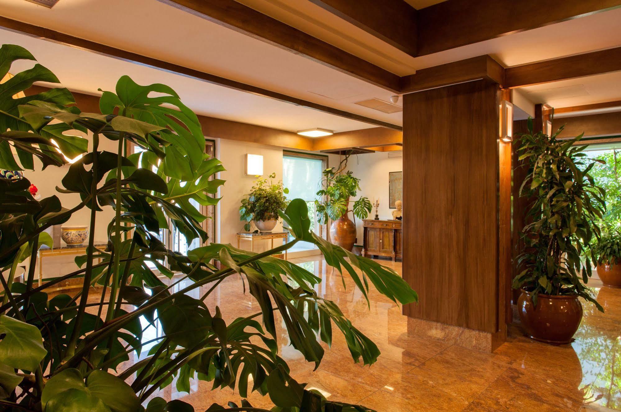 Hotel La Pergola Rome Exterior photo